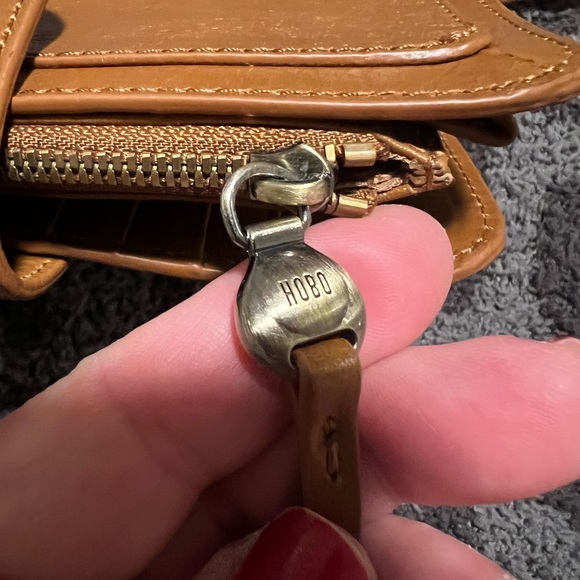 Brand new never used HOBO International camel colored wallet/clutch - Picture 3 of 9